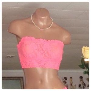 Hanky Panky Signature Lace bandeau in peach fuzz